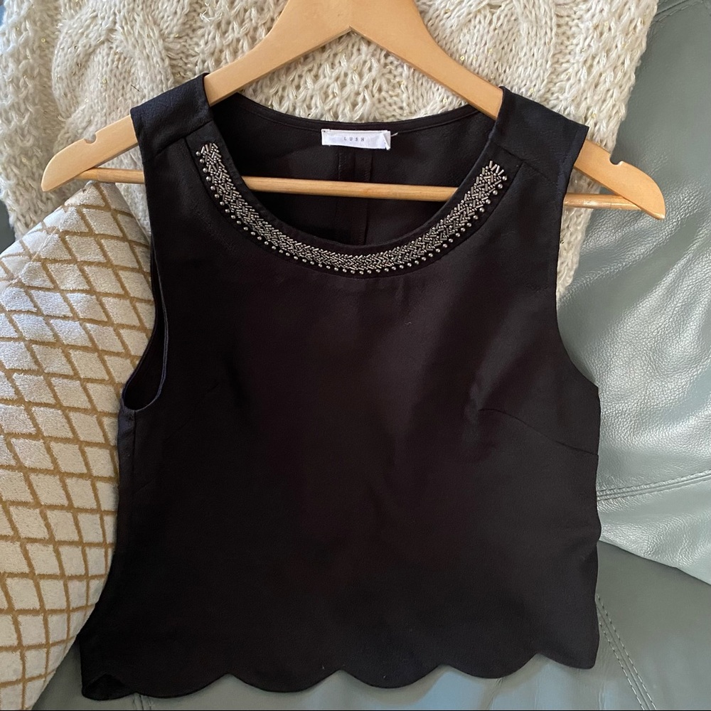 NWOT LUSH Scalloped Hem GUNMETAL Beaded Neckline CROP Sleeveless Blouse TOP M
